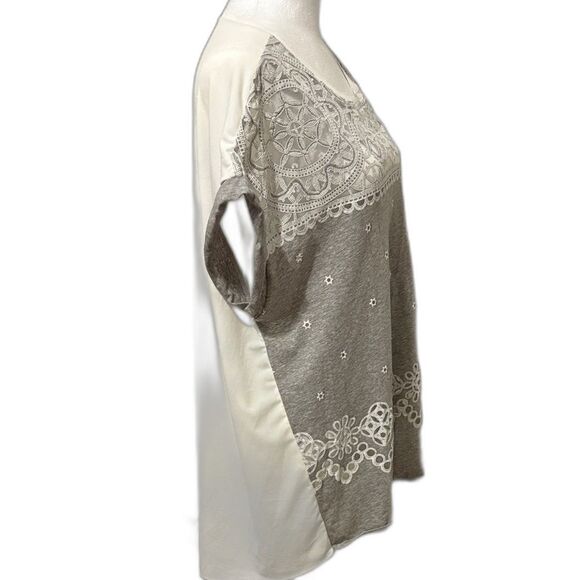 Zara Gray and White Embroidered Women's Blouse. Large - Picture 4 of 7